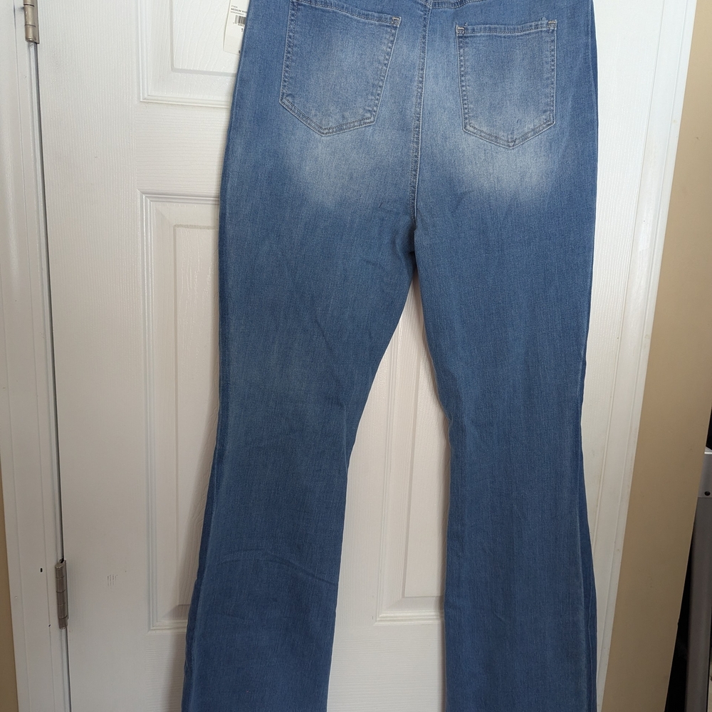Women's Blue Jeans Flare/Wide Leg! Size 15 - Picture 3 of 6